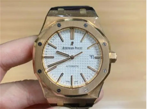 爱彼手表脏了是啥原因