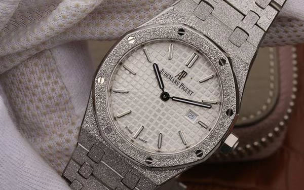 爱彼手表很久不戴不走了解决方法推荐