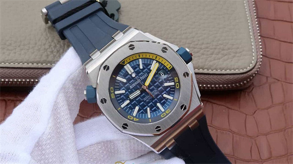 爱彼手表表壳割手是什么原因