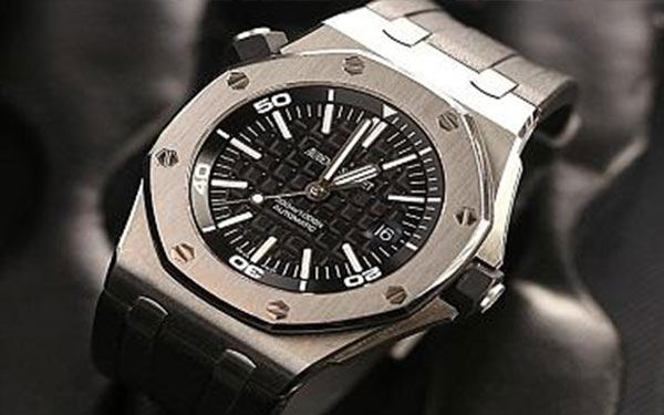 爱彼手表进水了处理办法汇总